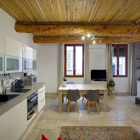 Le Pairou Apartment *